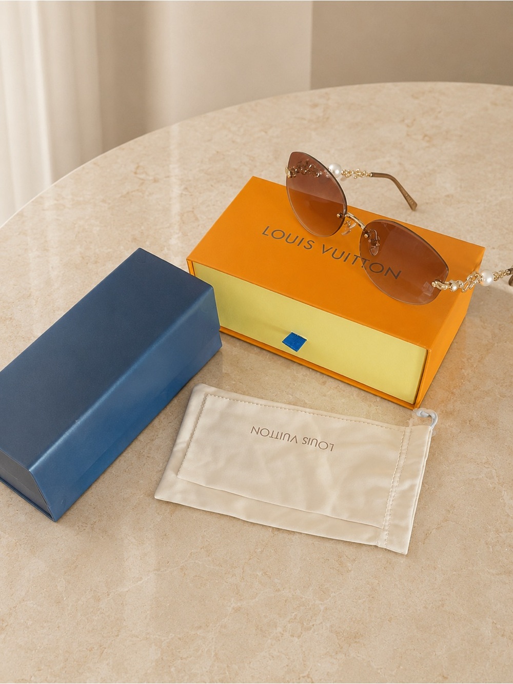 Elegant Rimless Brown Gradient Sunglasses with Pearl Details
